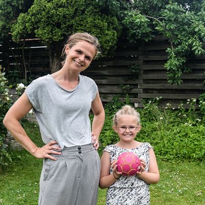 35-årige Karina Bøgeskov Birk vil gerne give glæden ved at røre sig, have det sjovt og være en del af et hold videre til sin datter. Derfor etablerede hun i 2019 et håndboldhold for børn i Lisbjerg ved Aarhus.