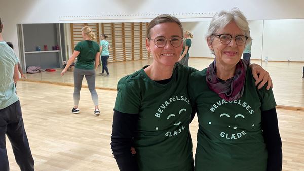 Katrine Bønnerup og Lisbeth Jensen fra foreningen Bevægelsesglæde i Aarhus tilbyder danse- og gymnastikhold for børn, unge og voksne med udviklingshandicap og generelle indlæringsvanskeligheder.