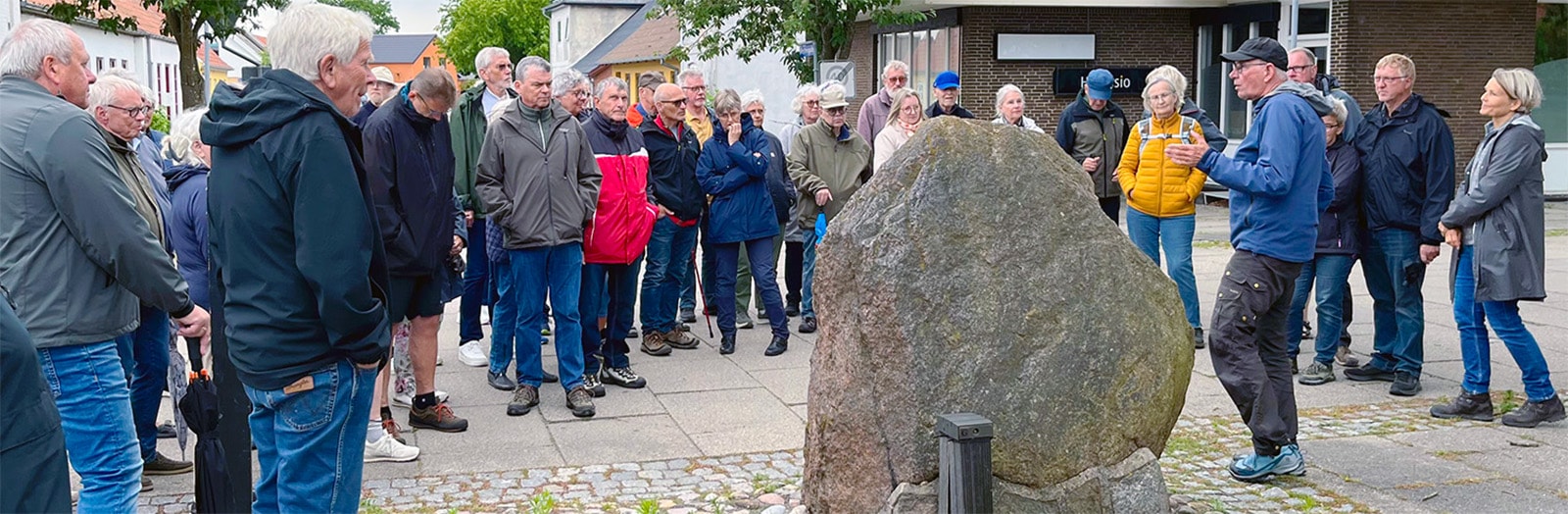 Hou Lokalhistoriske Arkiv inviterer på byvandringer, hvor man kan lære om det gamle fiskelejes historie.