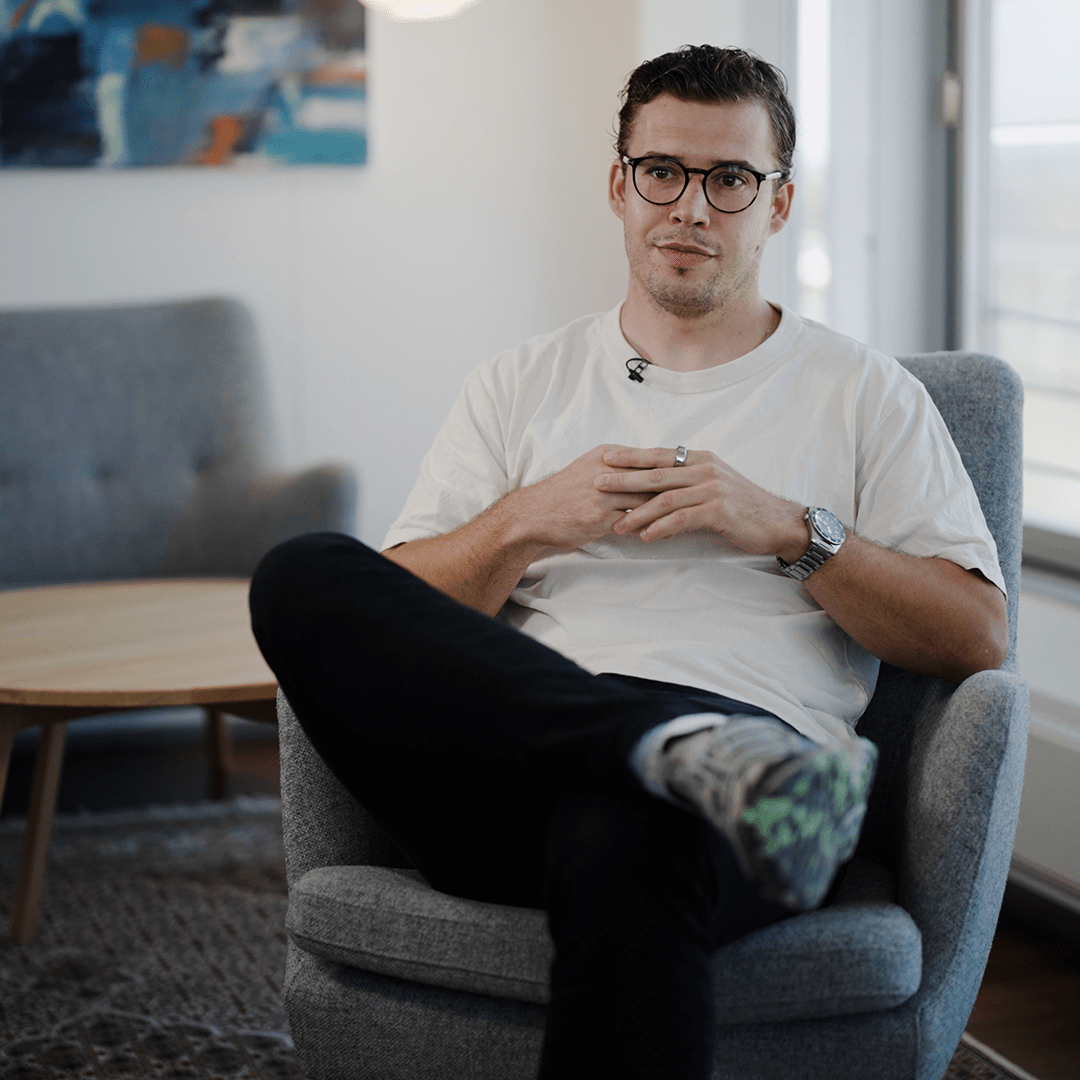 Christian de Gier havde i mange år et spilproblem og er i dag spilfri ludoman - og så er han ludomanibehandler og hjælper andre, der går igennem det samme, som han selv har prøvet.