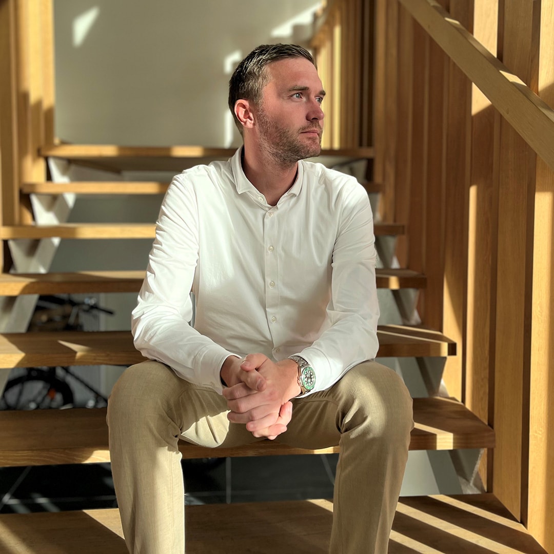 Kasper Lynge er bankrådgiver i Sparekassen Kronjylland i Aalborg, og han kalder danskernes spillevaner et 'gigantisk problem'.