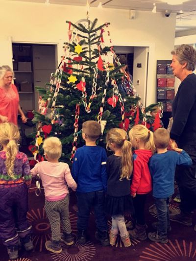 Ørsted Børneby spreder julestemning i Sparekassen